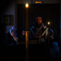 Митрополит Матфей совершил чтение акафиста Страстям Христовым в Свято-Успенском Псково-Печерском монастыре