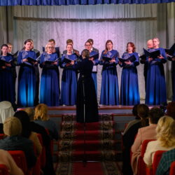 В Гдовском ЦДК состоялся концерт Архиерейского хора Псково-Печерского монастыря
