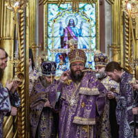 Митрополит Матфей возглавил всенощное бдение в Псково-Печерском монастыре