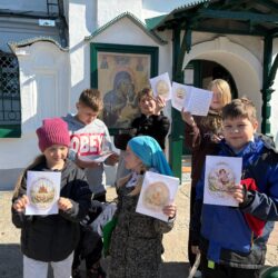 Воспитанники Воскресной школы Никольского храма в Любятово приняли участие в акции «Пасхальный почтальон»