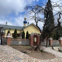 В Лазаревской церкви Псково-Печерского монастыря готовятся к открытию монастырской библиотеки