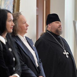 Секретарь Псковского епархиального управления принял участие в открытии художественной выставки «Православные храмы мира»
