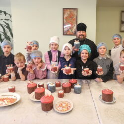 При храме святого Александра Невского состоялась выпечка Пасхальных куличей