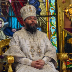 Митрополит Матфей совершил Литургию в Псково-Печерском монастыре