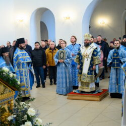 Митрополит Матфей возглавил престольное торжество в Свято-Благовещенской Никандровой пустыни