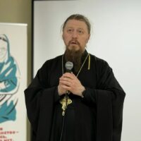 В Псковской областной библиотеке состоится очередная встреча с протоиереем Романом Лединым