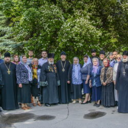 21 июня 2018 года, в Псковском епархиальном управлении митрополит Псковский и Порховский Тихон провел встречу с заштатными священнослужителями и вдовами клириков Псковской епархии.