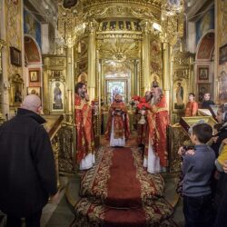 Проповедь митрополита Псковского и Порховского Тихона в Новогоднюю ночь на Божественной Литургии в Псково-Печерском монастыре.