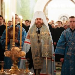 В канун Сретения Господня митрополит Псковский и Порховский Тихон сослужил за Всенощным бдением Святейшему Патриарху Московскому и всея Руси Кириллу в Московском Сретенском ставропигиальном мужском монастыре.