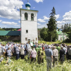 25 июня 2019 года, в день празднования памяти преподобного Онуфрия Мальского, митрополит Псковский и Порховский Тихон совершил Божественную Литургию и крестный ход в деревне Малы Печорского района.