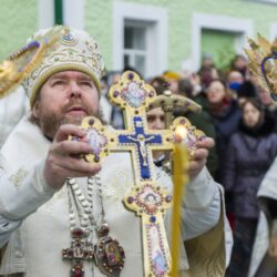 19 января 2020 года, в Неделю 31-ю по Пятидесятнице, праздник Крещения Господня, митрополит Псковский и Порховский Тихон совершил Божественную Литургию и чин Великого освящения воды в Свято-Успенском Псково-Печерском монастыре