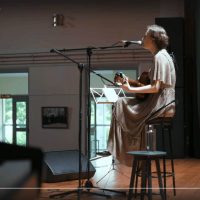 В Паломническом центре Псково-Печерского монастыря прошел концерт автора и исполнительницы православных песен Дарьи Виардо