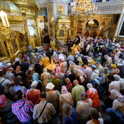 7 августа 2022 года, в Неделю 8-ю по Пятидесятнице, митрополит Псковский и Порховский Тихон совершил Божественную литургию в Свято-Успенском Псково-Печерском монастыре