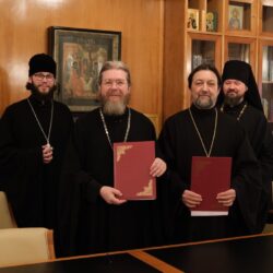 Подписан договор о сотрудничестве между Псково-Печерской духовной семинарией и Общецерковной аспирантурой и докторантурой имени святых равноапостольных Кирилла и Мефодия