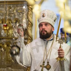 28 октября 2023 года, в Димитриевскую родительскую субботу, митрополит Псковский и Порховский Арсений совершил Божественную литургию в храме святого великомученика Димитрия Мироточивого города Пскова