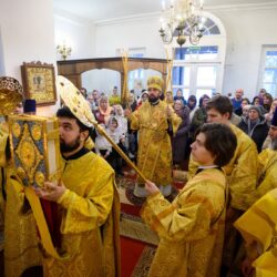 Митрополит Арсений совершил Литургию в храме Успения Пресвятой Богородицы (с Полонища) города Пскова
