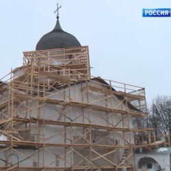 В эфире ГТРК «Псков» рассказали о археологических открытиях на раскопках возле храма святителя Николая Чудотворца (со Усохи)