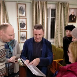 При храме святого Александра Невского состоялась лекция «Катакомбы Синозерья. Тайна копий икон Васнецова из храма Александра Невского»