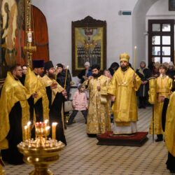 Митрополит Арсений возглавил всенощное бдение в Свято-Троицком кафедральном соборе