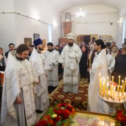 Митрополит Арсений совершил Божественную Литургию в храме святой мученицы Татианы поселка Соловьи