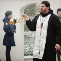 Заместитель руководителя Отдела по взаимодействию с Вооруженными силами Псковской епархии совершил литию по воинам-спецназовцам