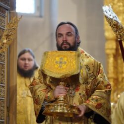 Митрополит Арсений сослужил за Божественной Литургией в Феодоровском соборе Санкт-Петербурга