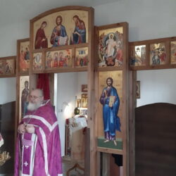 В храме иконы Божией Матери «Тихвинская» поселка Родина состоялось освящение икон верхнего ряда иконостаса