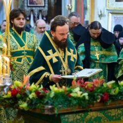 В день памяти преподобномученика Корнилия, игумена Псково-Печерского, митрополит Арсений совершил Божественную Литургию в Псково-Печерском монастыре
