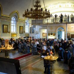 Митрополит Арсений совершил чтение покаянного канона святого Андрея Критского в храме святого князя Александра Невского