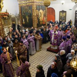 В Неделю Торжества Православия митрополит Арсений совершил Литургию в Свято-Троицком кафедральном соборе