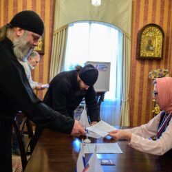 Митрополит Арсений с братией Псково-Печерской обители приняли участие в выборах президента России