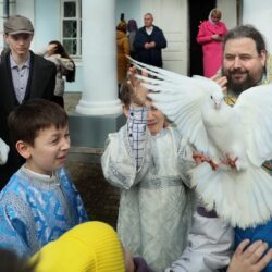 В празднование Благовещения Пресвятой Богородицы в храме Успения (с Полонища) почтили память святителя Тихона