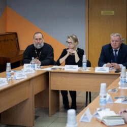 В Пскове состоялся круглый стол по вопросам профилактики и предотвращения абортов, инициированный службой Милосердия при храме святителя Луки Крымского