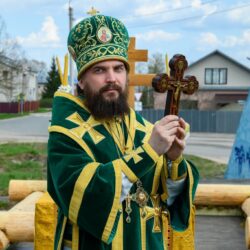 Слово митрополита Псковского и Порховского Арсения на основании храма святых Жен-Мироносиц в поселке Тямша