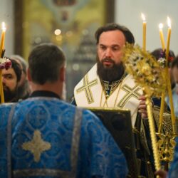 Накануне праздника Благовещения Пресвятой Богородицы митрополит Арсений возглавил всенощное бдение в Свято-Троицком соборе города Пскова