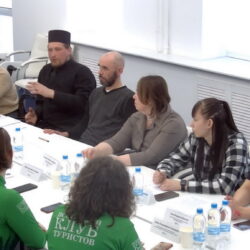 Клирик Псковской епархии принял участие в круглом столе «Спортивные НКО: проекты и их место в спортивной жизни региона»