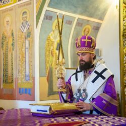 В Великий Четверг митрополит Арсений совершил Литургию в Свято-Троицком кафедральном соборе