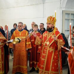Митрополит Арсений возглавил всенощное бдение в храме Успения Пресвятой Богородицы (с Пароменья) 