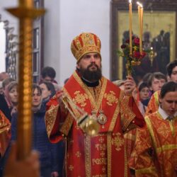 В праздник Светлого Христова Воскресения митрополит Арсений совершил Пасхальное богослужение