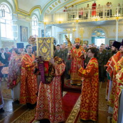 В Неделю Антипасхи митрополит Арсений совершил Божественную Литургию в храме святого князя Александра Невского города Пскова