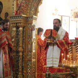 Митрополит Арсений совершил Божественную Литургию в Спасо-Елеазаровском монастыре