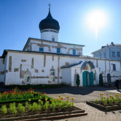 Первоочередные противоаварийные работы начались в храме Архангелов Михаила и Гавриила (с Городца) города Пскова