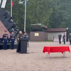 Клирик Псковской епархии принял участие в митинге, посвящённом принятию воинской присяги