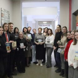 В День православной книги в Псковском Государственном университете прошла акция «Возьми книгу с собой»