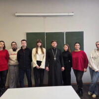 Настоятель храма святых апостолов Петра и Павла (с Буя) провел беседу со студентами на тему «Роль православной книги в жизни молодого человека»