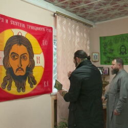 В эфире ГТРК «Псков» рассказали о прошедшем в дивизии молебне для военнослужащих 