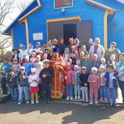 Прихожане Пыталовского храма прославили Воскресшего Господа