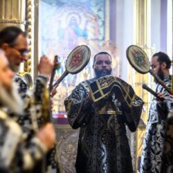 Митрополит Матфей совершил Литургию Преждеосвященных Даров в Псково-Печерском монастыре