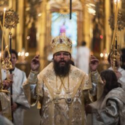 Митрополит Матфей возглавил полиелейное богослужение в Псково-Печерском монастыре