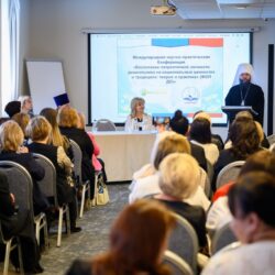 Митрополит Матфей принял участие в конференции “Воспитание патриотичной личности дошкольника”